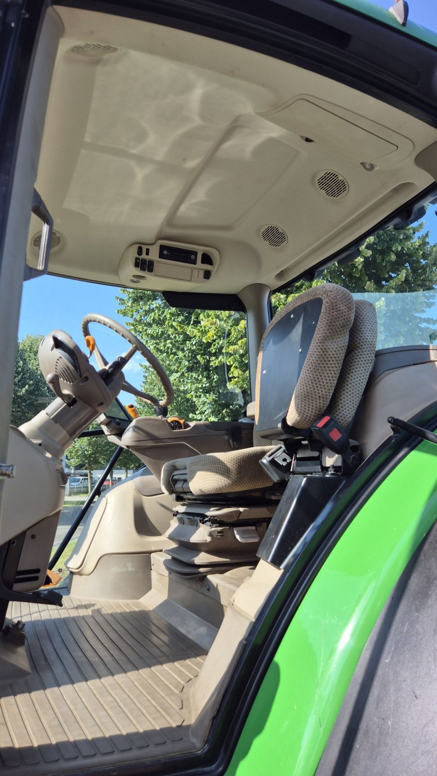 Traktor of the type Sonstige JOHN DEERE 6195R AP-40 Lucht Fronthef PTO TLS HCS, Gebrauchtmaschine in Schoonebeek (Picture 9)