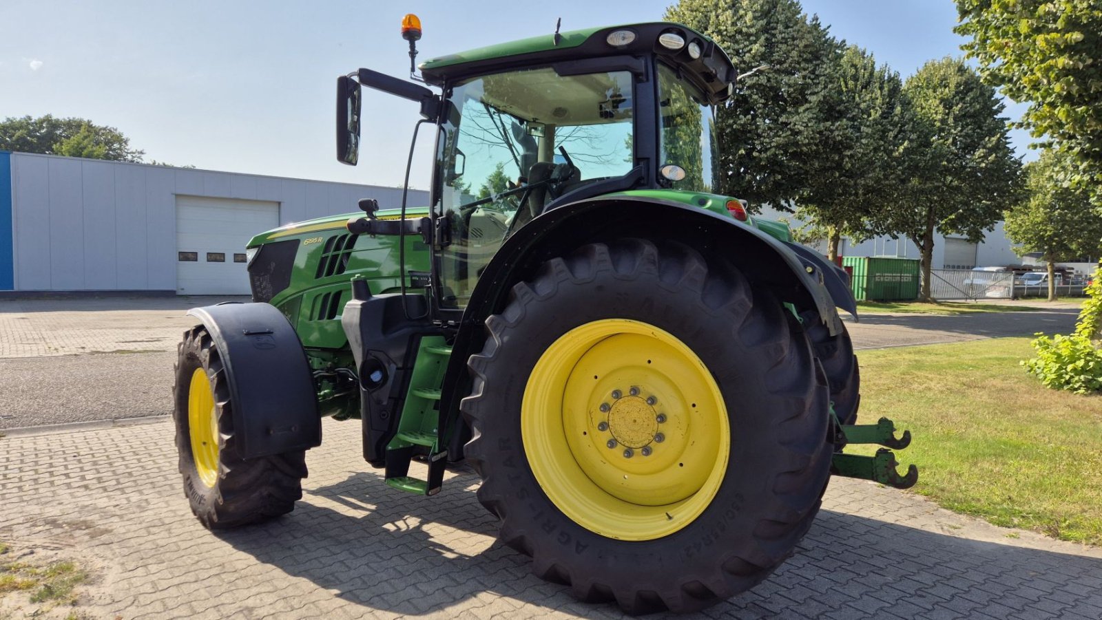 Traktor of the type Sonstige JOHN DEERE 6195R AP-40 Lucht Fronthef PTO TLS HCS, Gebrauchtmaschine in Schoonebeek (Picture 4)