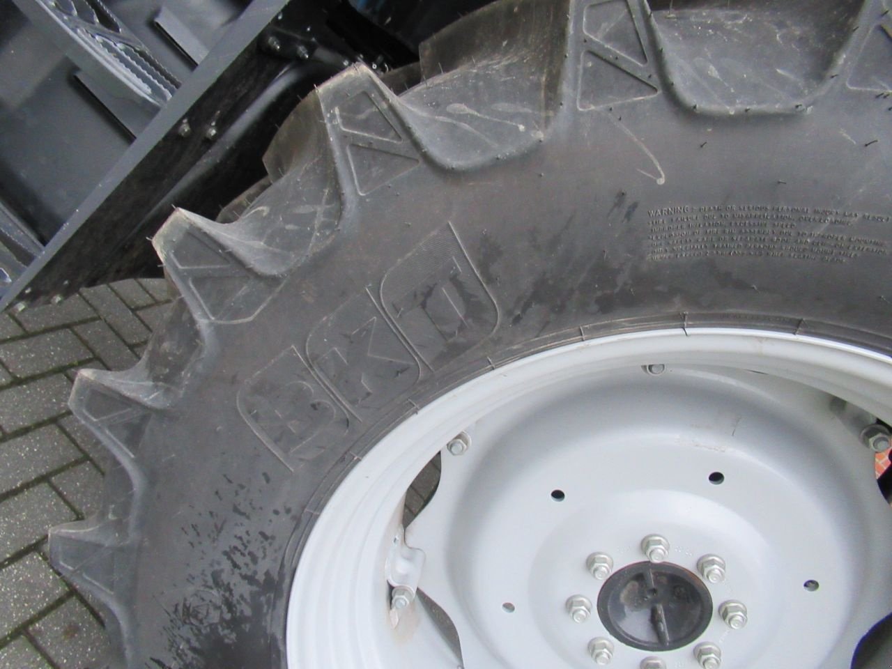 Traktor типа Sonstige landini / massey ferguson 5-100 dynamic 4x4 voorladerconsu, Gebrauchtmaschine в Borne (Фотография 4)