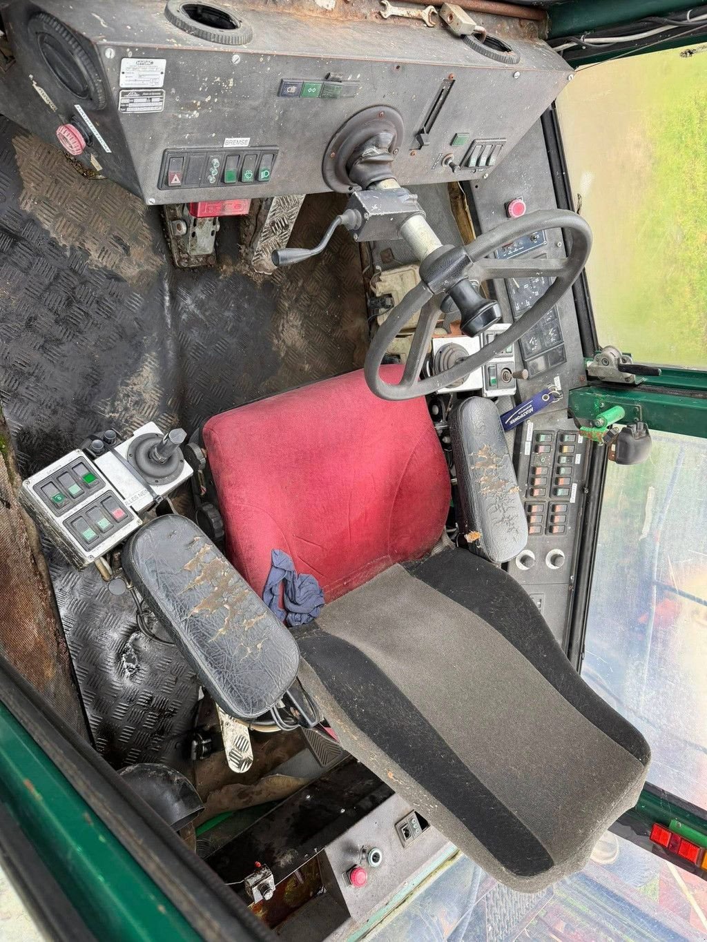 Traktor del tipo Sonstige Loglift 70LT, Gebrauchtmaschine In Antwerpen (Immagine 10)
