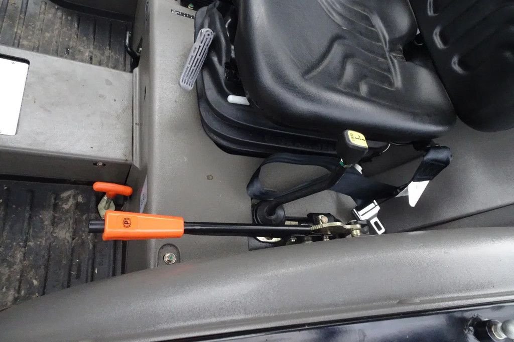 Traktor of the type Sonstige Lovol M254 met Cabine Weinig uren! M254, Gebrauchtmaschine in Losdorp (Picture 7)