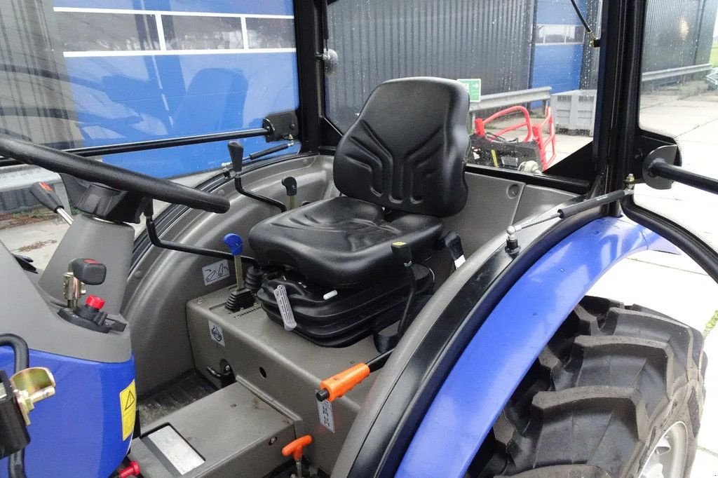 Traktor of the type Sonstige Lovol M254 met Cabine Weinig uren! M254, Gebrauchtmaschine in Losdorp (Picture 5)