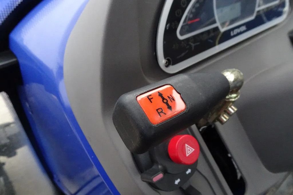 Traktor of the type Sonstige Lovol M254 met Cabine Weinig uren! M254, Gebrauchtmaschine in Losdorp (Picture 10)