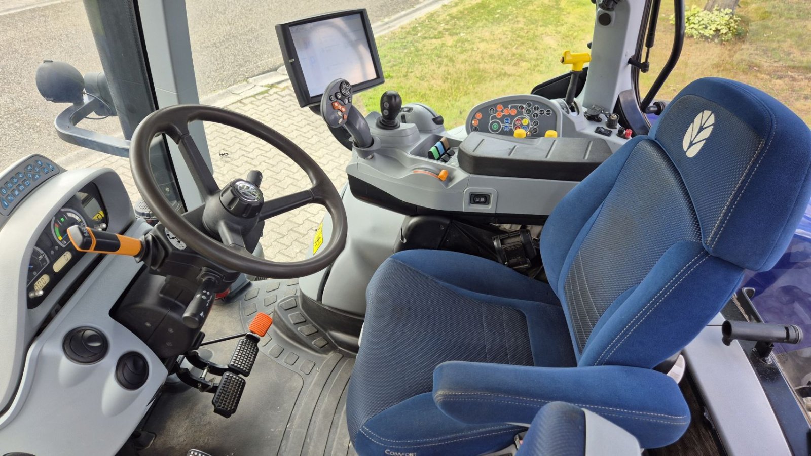 Traktor типа Sonstige New Holland T7.230 PC 40Kmh Lucht Fronthef PTO BluePower, Gebrauchtmaschine в Schoonebeek (Фотография 9)