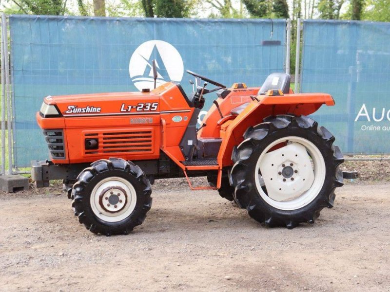 Traktor Türe ait Sonstige Onbekend, Gebrauchtmaschine içinde Antwerpen (resim 1)