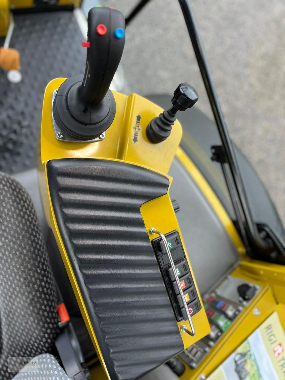 Traktor des Typs Sonstige Rigitrac SKH 75, Neumaschine in Tuntenhausen (Bild 7)