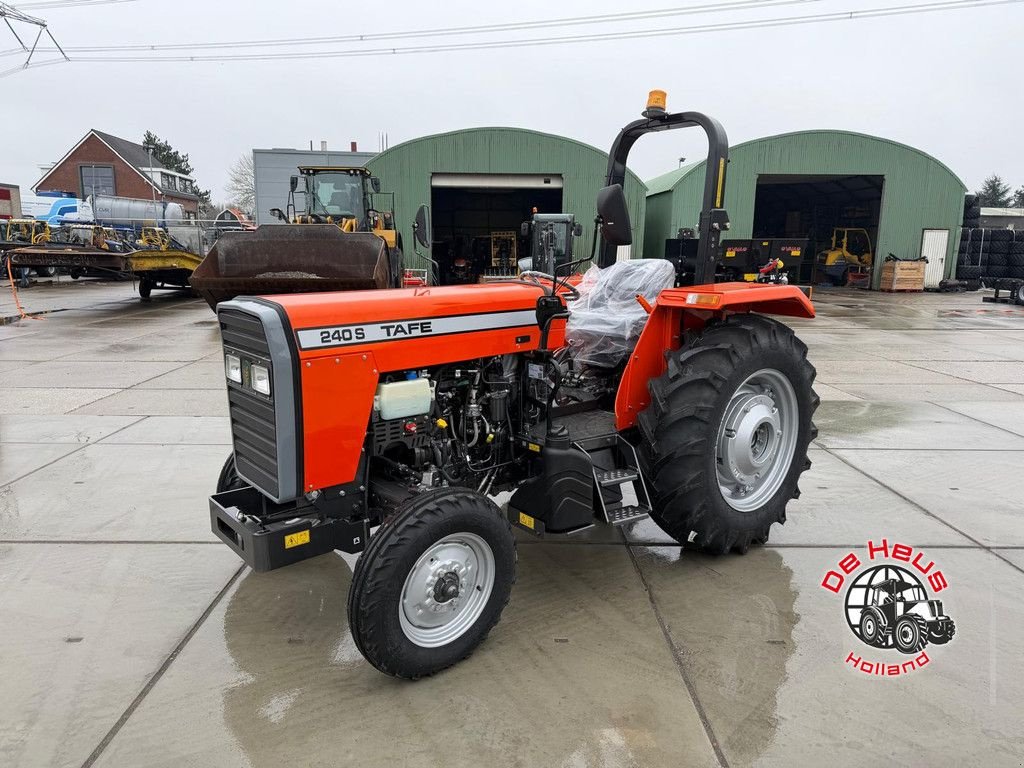 Traktor del tipo Sonstige Tafe 240S, Neumaschine en MIJNSHEERENLAND (Imagen 1)