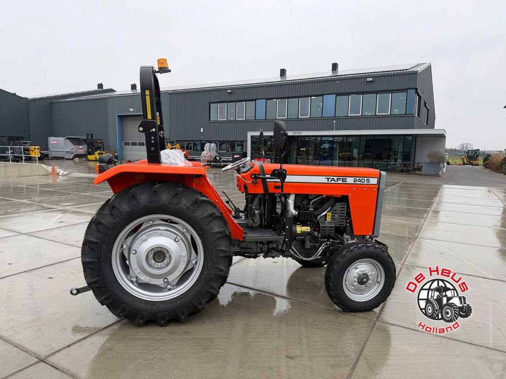 Traktor del tipo Sonstige Tafe 240S, Neumaschine en MIJNSHEERENLAND (Imagen 7)