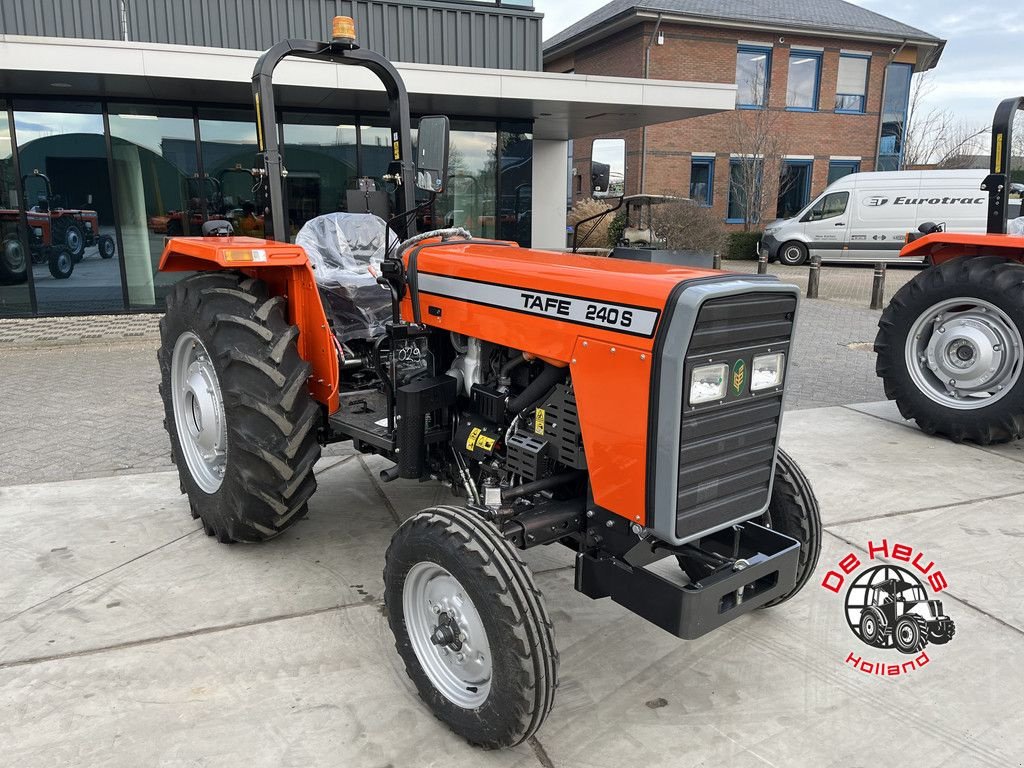 Traktor des Typs Sonstige Tafe 240S, Neumaschine in MIJNSHEERENLAND (Bild 1)