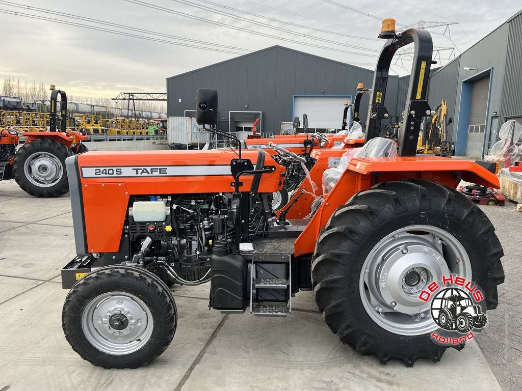 Traktor des Typs Sonstige Tafe 240S, Neumaschine in MIJNSHEERENLAND (Bild 3)