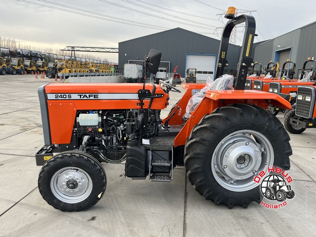 Traktor des Typs Sonstige Tafe 240S, Neumaschine in MIJNSHEERENLAND (Bild 3)