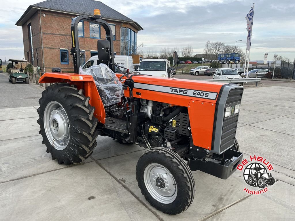 Traktor des Typs Sonstige Tafe 240S, Neumaschine in MIJNSHEERENLAND (Bild 1)