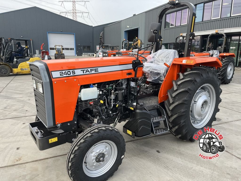 Traktor des Typs Sonstige Tafe 240S, Neumaschine in MIJNSHEERENLAND (Bild 2)