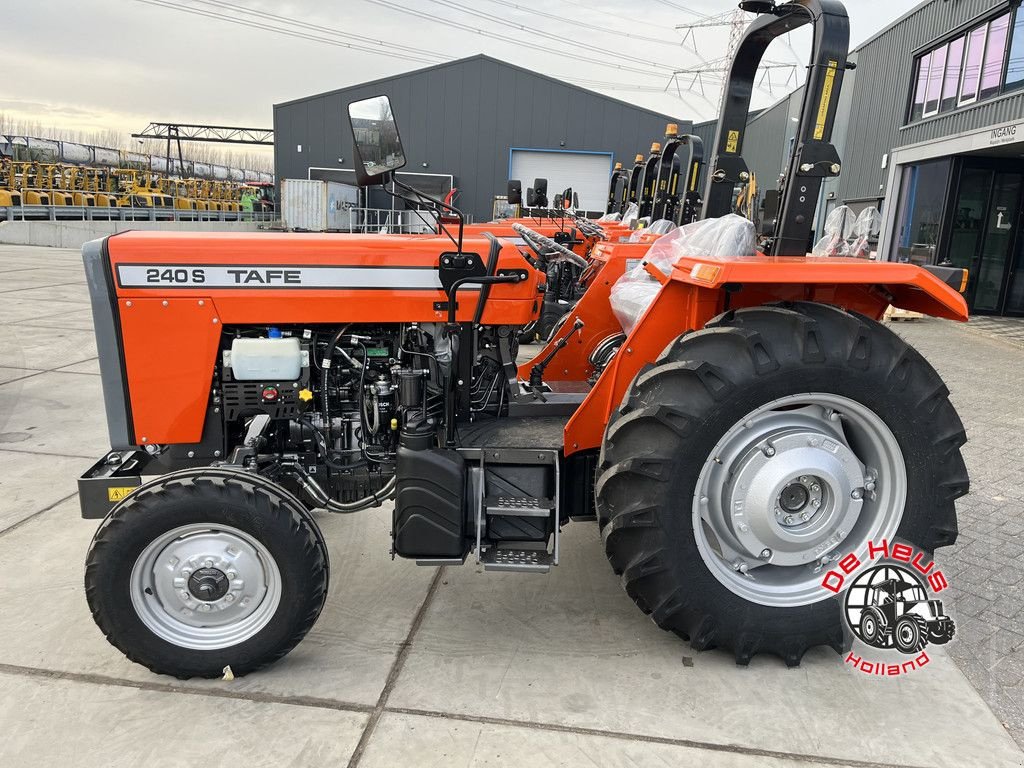 Traktor des Typs Sonstige Tafe 240S, Neumaschine in MIJNSHEERENLAND (Bild 3)