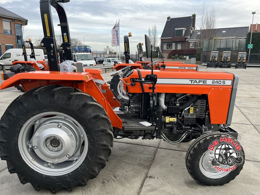 Traktor des Typs Sonstige Tafe 240S, Neumaschine in MIJNSHEERENLAND (Bild 6)