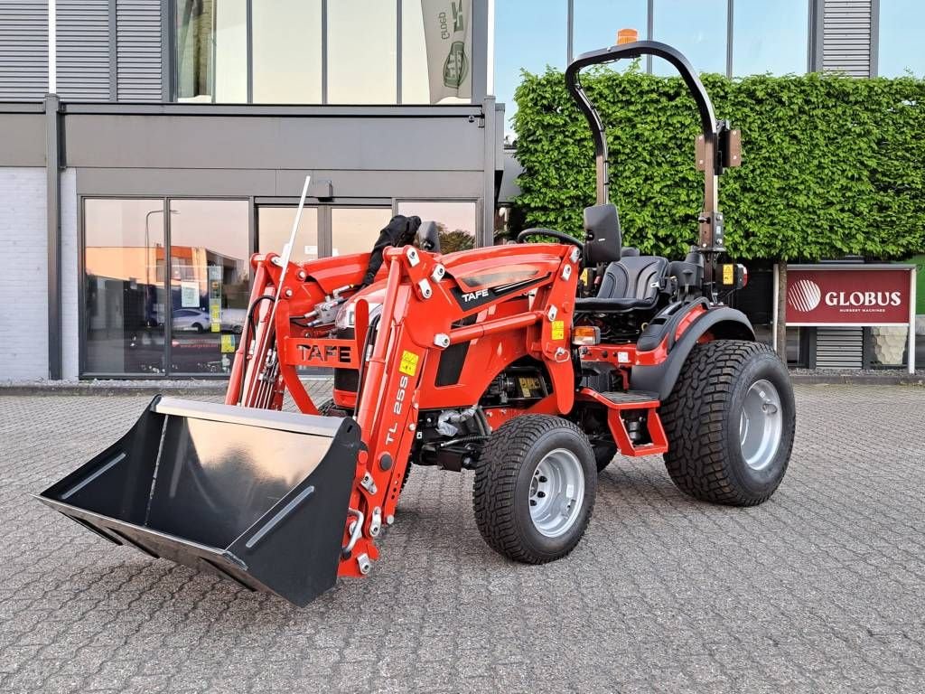 Traktor typu Sonstige Tafe 6028 H, Neumaschine w Borne (Zdjęcie 2)