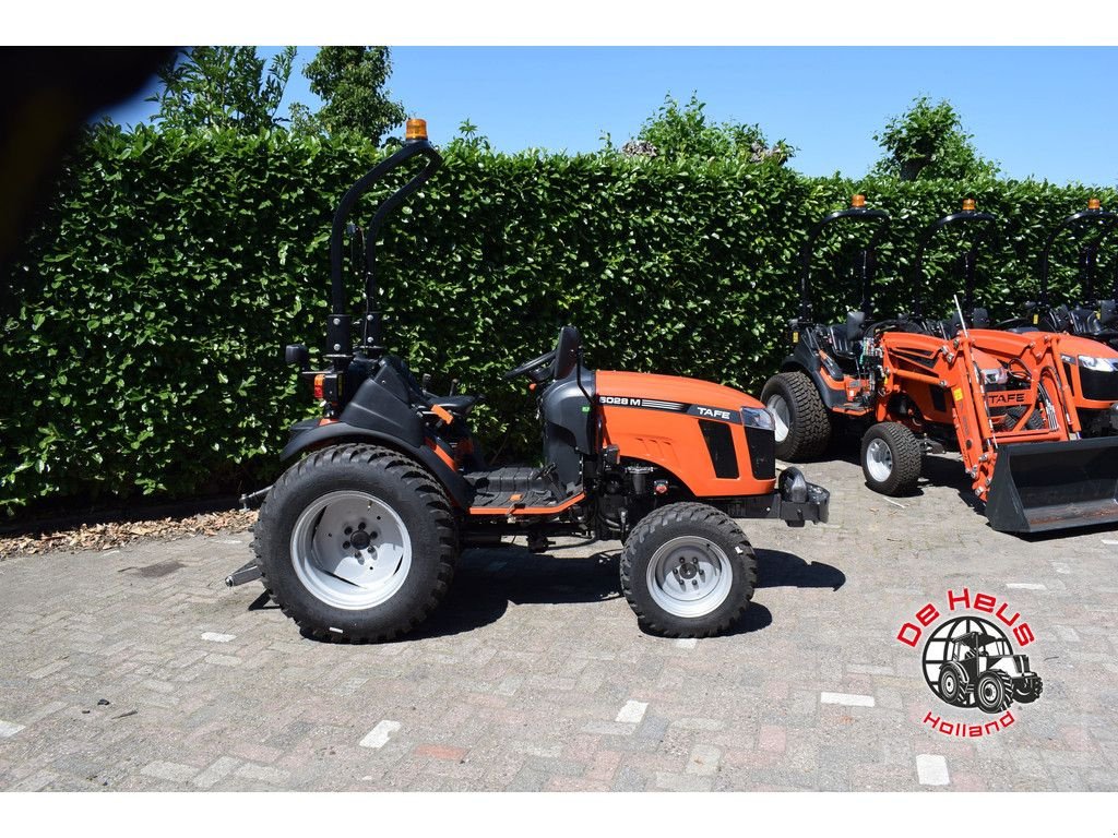 Traktor Türe ait Sonstige Tafe 6028M, Neumaschine içinde MIJNSHEERENLAND (resim 2)