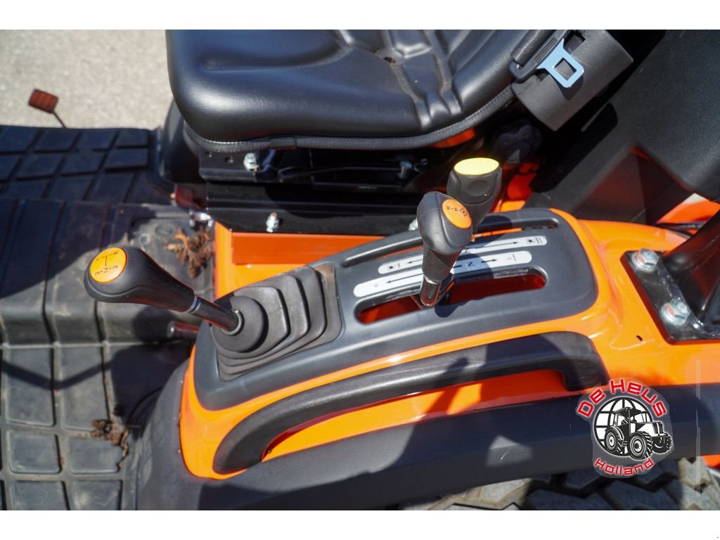 Traktor of the type Sonstige Tafe 6028M, Gebrauchtmaschine in MIJNSHEERENLAND (Picture 10)