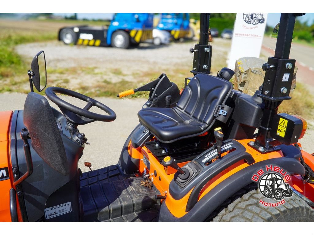 Traktor of the type Sonstige Tafe 6028M, Gebrauchtmaschine in MIJNSHEERENLAND (Picture 9)