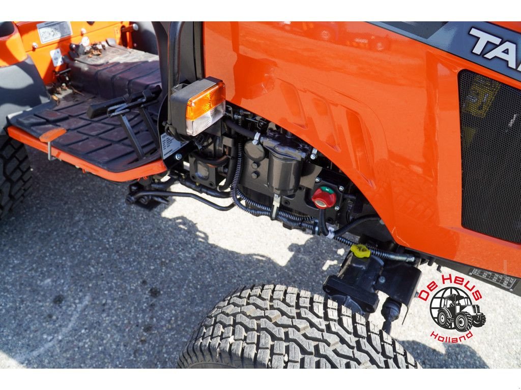 Traktor of the type Sonstige Tafe 6028M, Gebrauchtmaschine in MIJNSHEERENLAND (Picture 8)