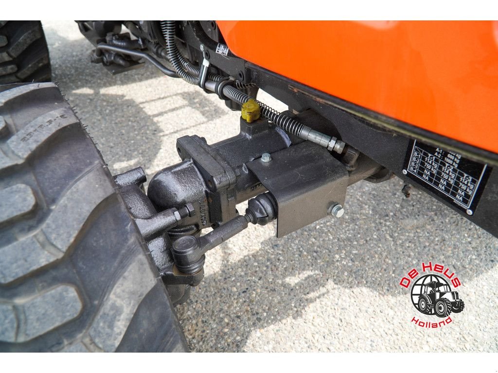 Traktor of the type Sonstige Tafe 6028M, Neumaschine in MIJNSHEERENLAND (Picture 9)