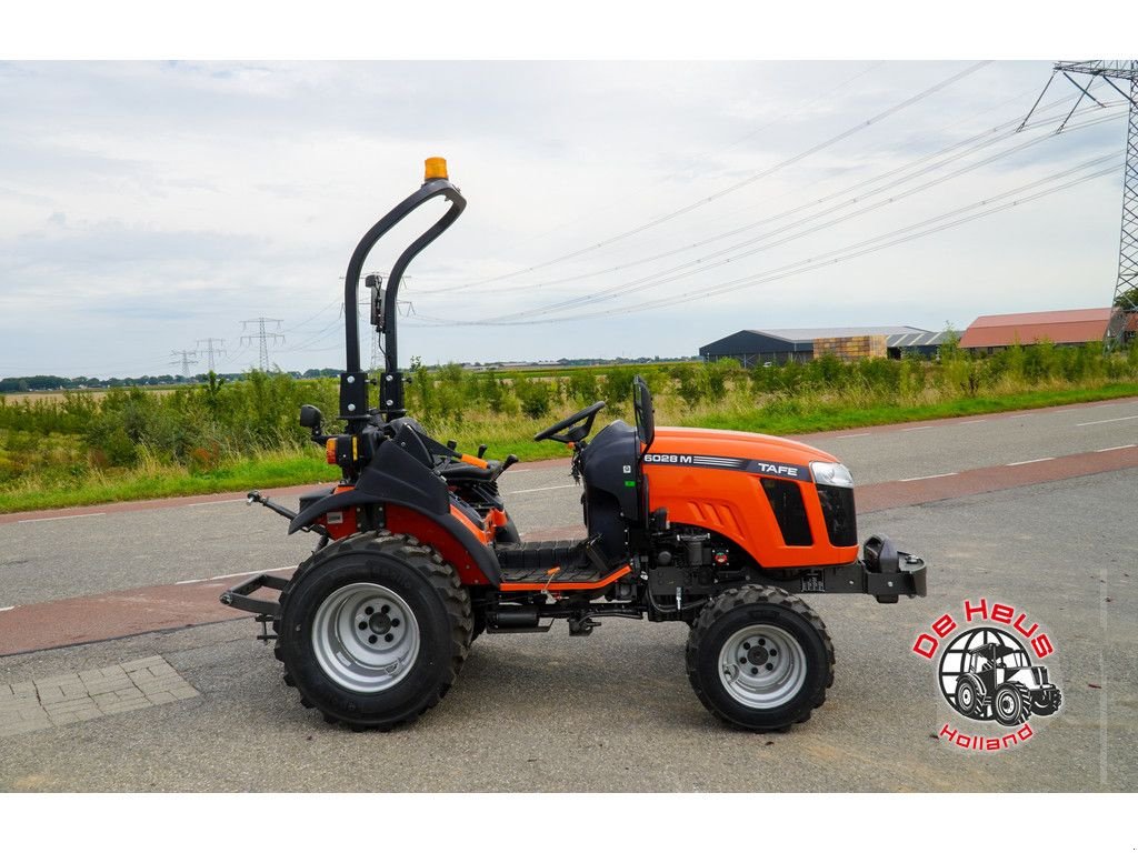 Traktor of the type Sonstige Tafe 6028M, Neumaschine in MIJNSHEERENLAND (Picture 2)
