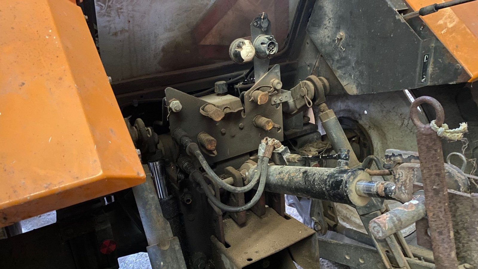 Traktor typu Sonstige TL 106-54 4 WD traktor kun 3667  timer, Gebrauchtmaschine v Kjellerup (Obrázek 4)