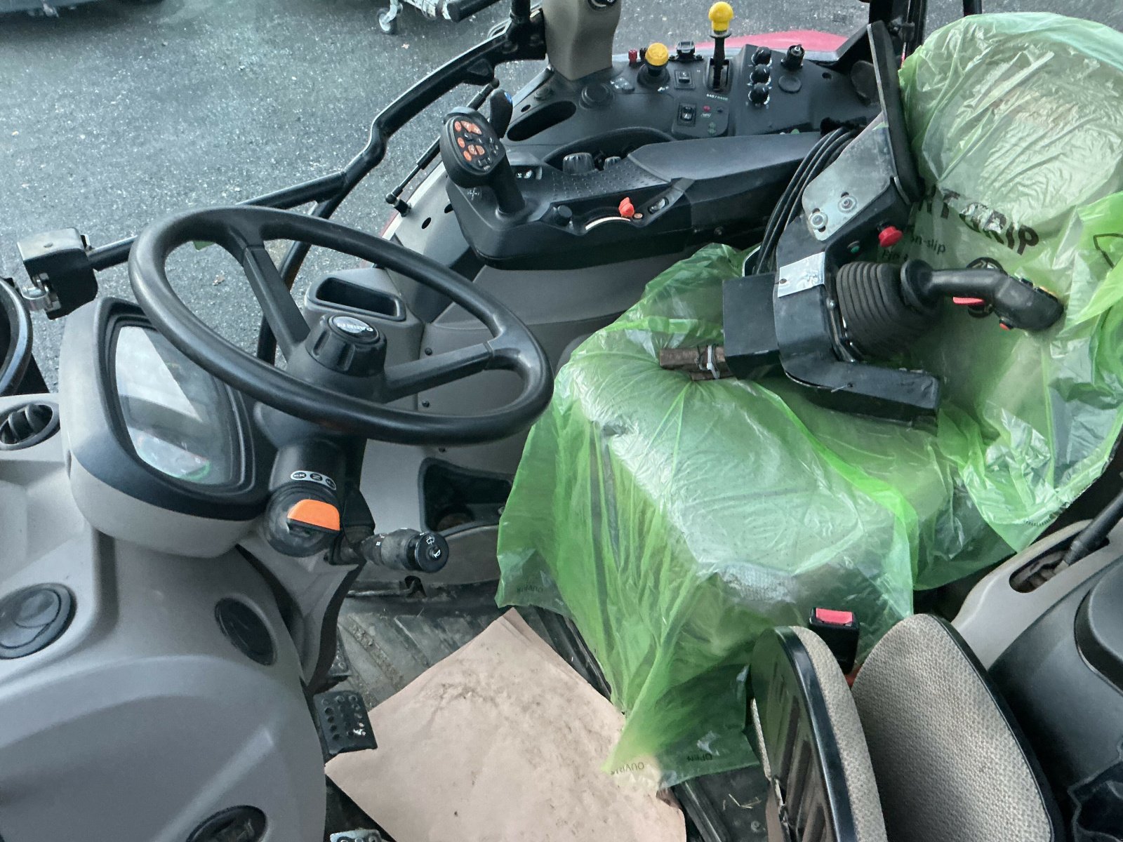 Traktor a típus Sonstige TRACTEUR CASE IH LUXXUM 110, Gebrauchtmaschine ekkor: ST CLEMENT DE LA PLACE (Kép 11)