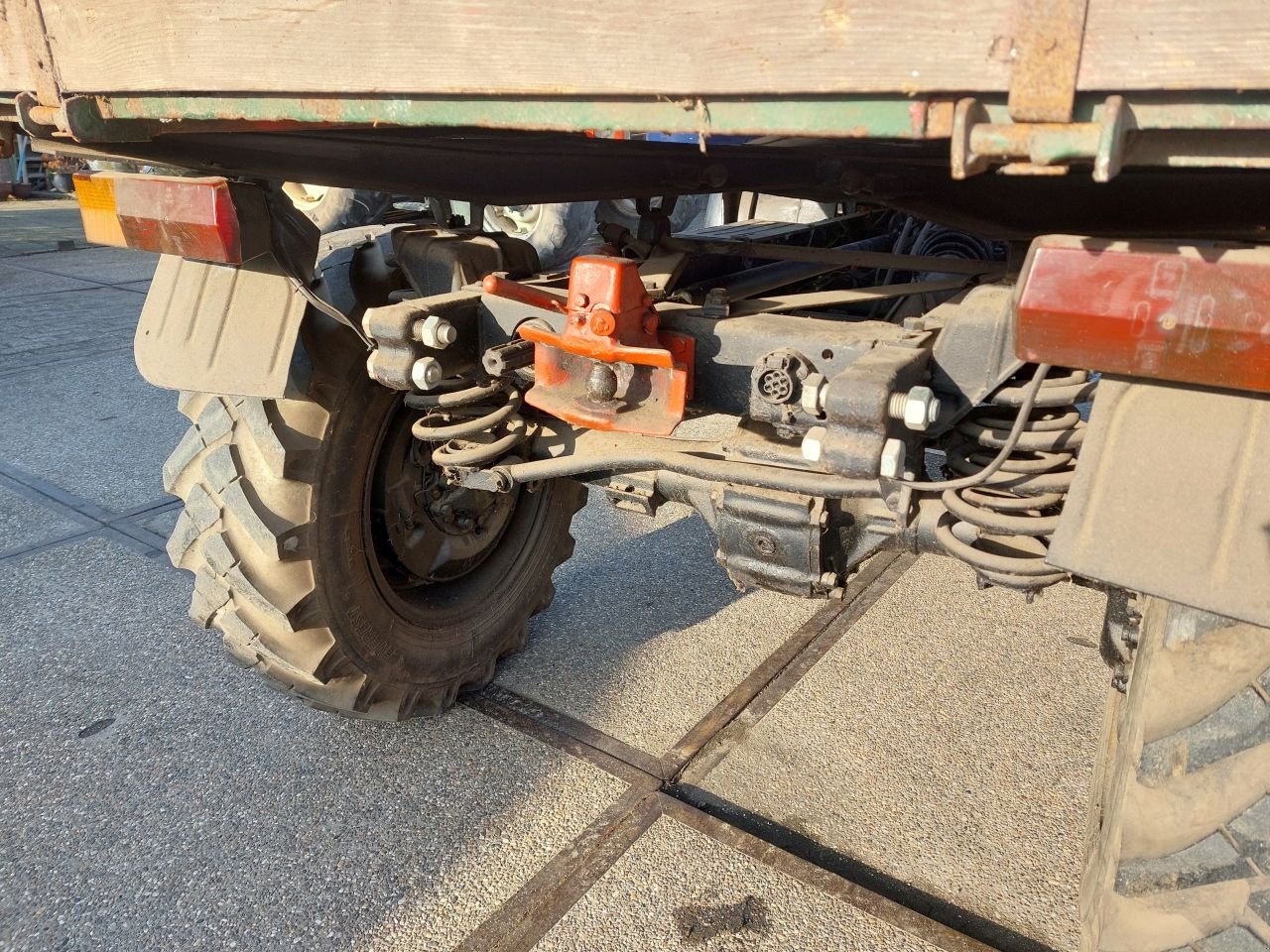 Traktor des Typs Sonstige Unimog 411, Gebrauchtmaschine in Ouderkerk aan den IJssel (Bild 7)
