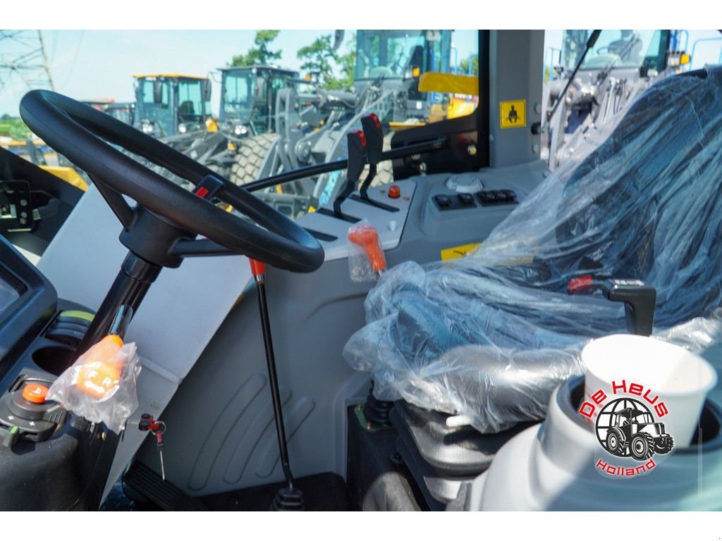 Traktor of the type Sonstige YTO NMF554C, Neumaschine in MIJNSHEERENLAND (Picture 10)