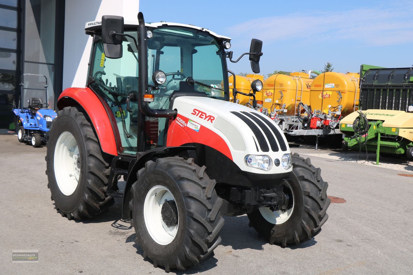 Traktor des Typs Steyr 4055 Kompakt S, Neumaschine in Aurolzmünster (Bild 3)