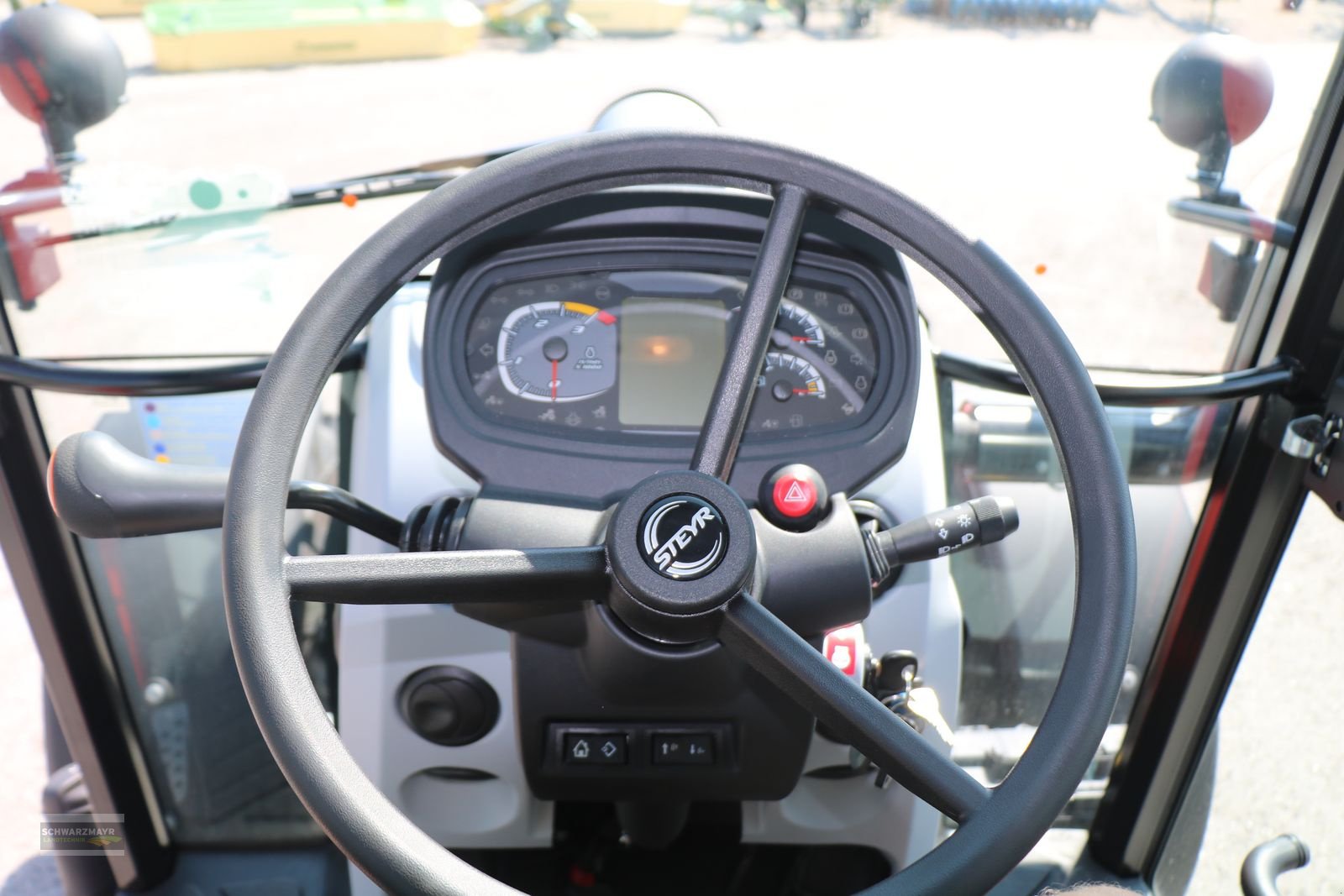 Traktor des Typs Steyr 4055 Kompakt S, Neumaschine in Aurolzmünster (Bild 15)