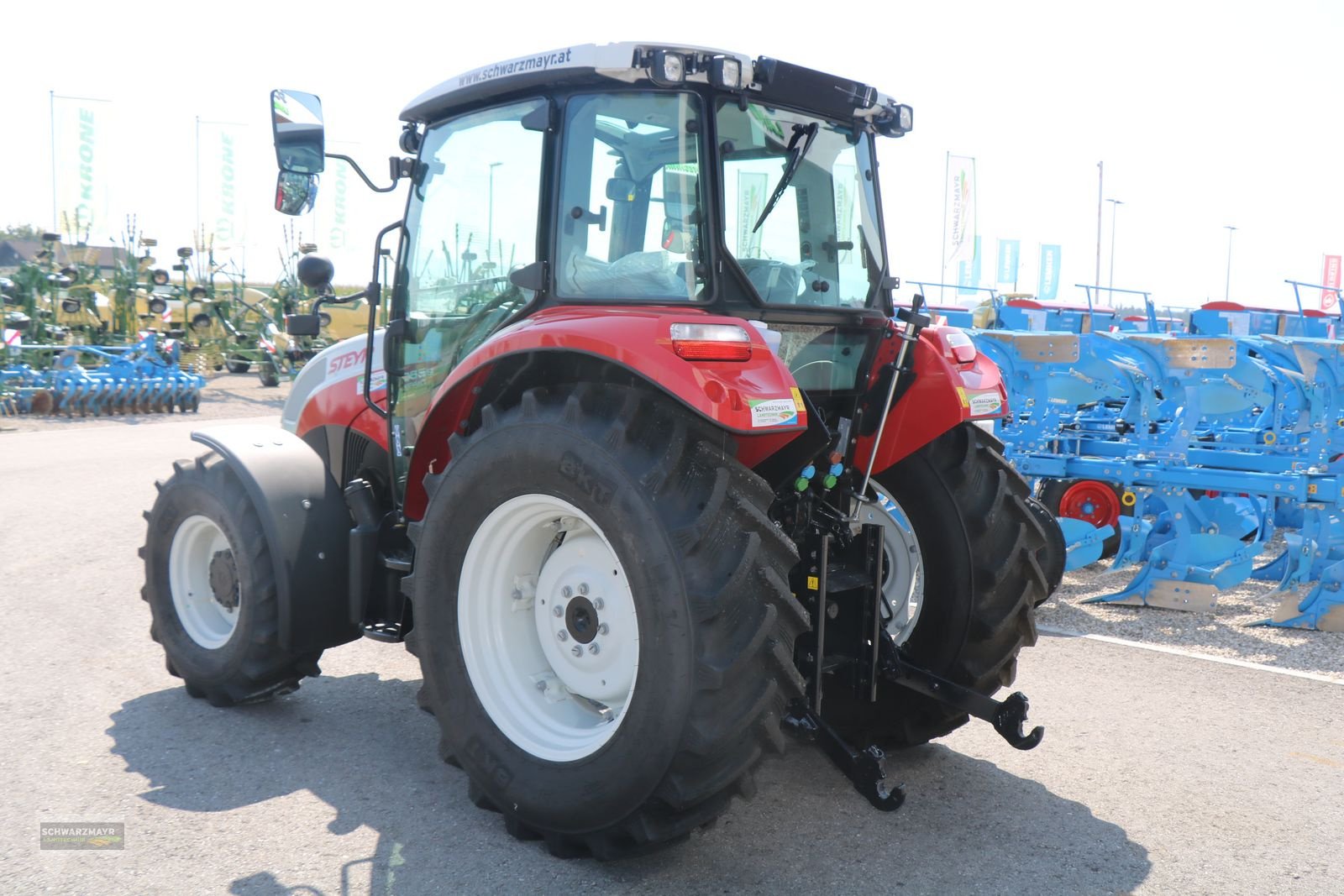 Traktor des Typs Steyr 4055 Kompakt S, Neumaschine in Aurolzmünster (Bild 5)
