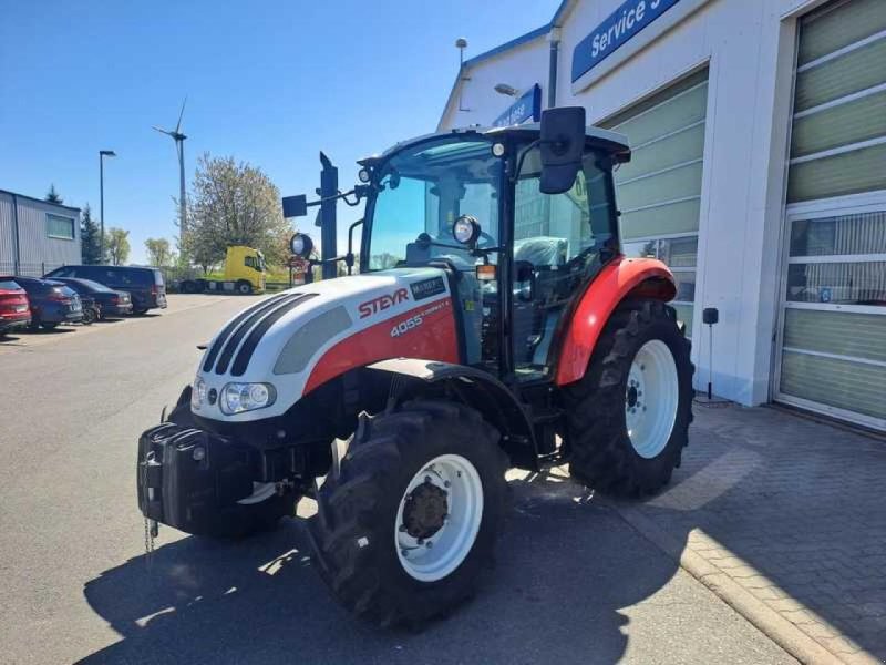 Traktor del tipo Steyr 4055 KOMPAKT S, Neumaschine en Vehlow (Imagen 1)