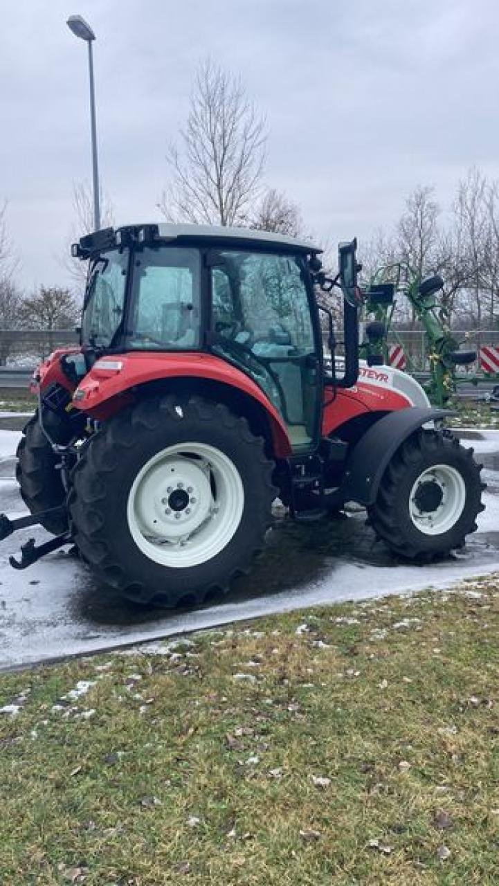 Traktor del tipo Steyr 4055 KOMPAKT S, Neumaschine en Vehlow (Imagen 2)
