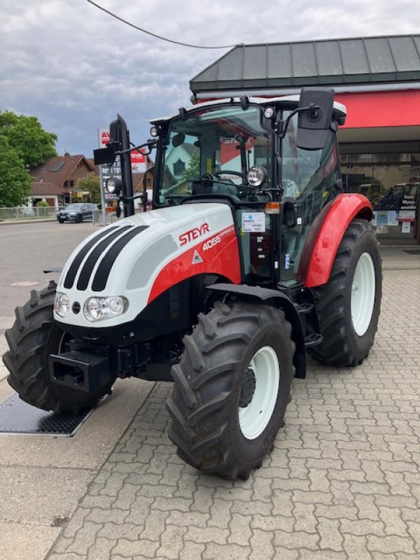 Traktor of the type Steyr 4055 S Kompakt, Neumaschine in Ostrach (Picture 1)