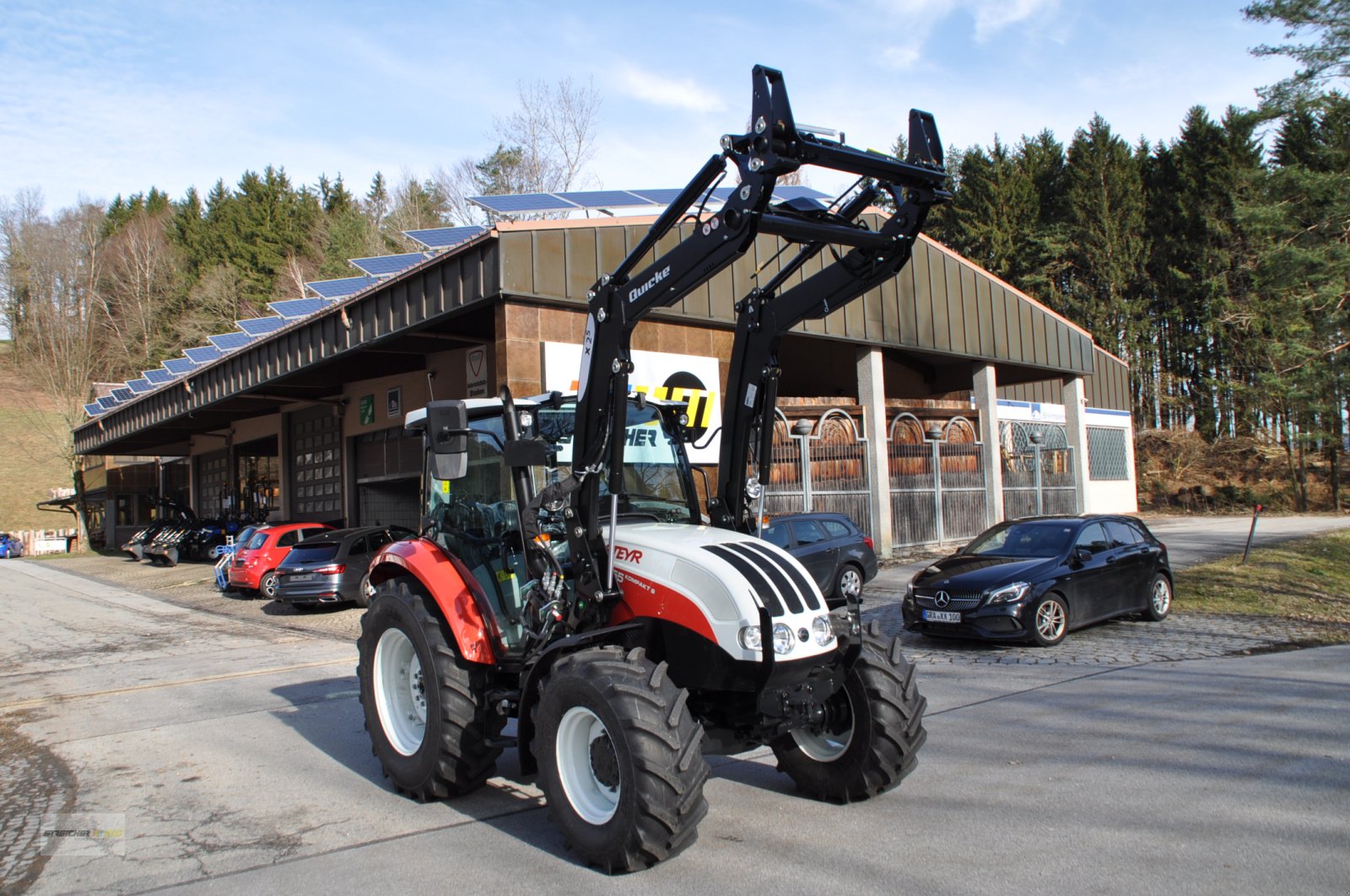 Traktor des Typs Steyr 4055 S Kompakt, Neumaschine in Lalling (Bild 3)