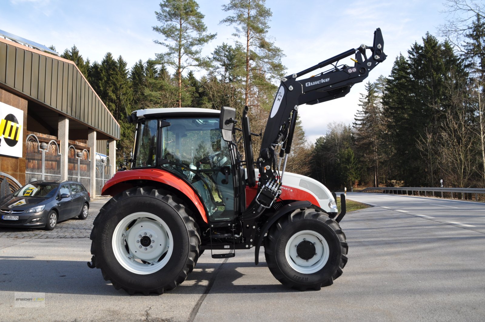 Traktor des Typs Steyr 4055 S Kompakt, Neumaschine in Lalling (Bild 5)