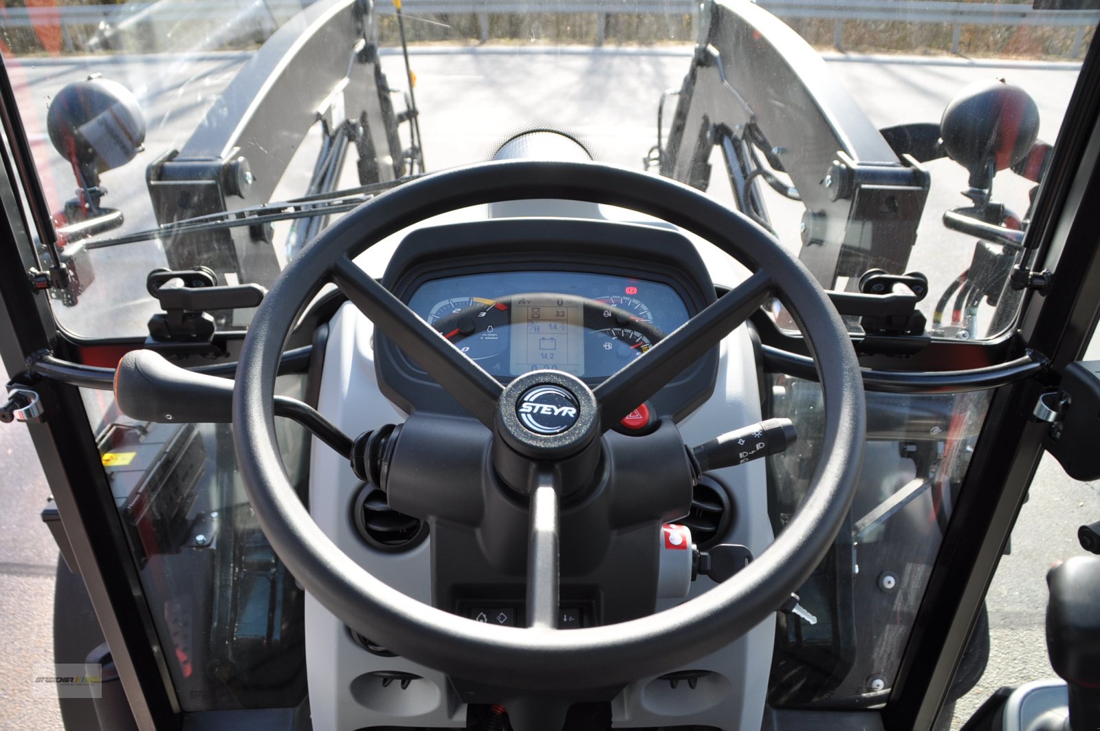 Traktor des Typs Steyr 4055 S Kompakt, Neumaschine in Lalling (Bild 9)