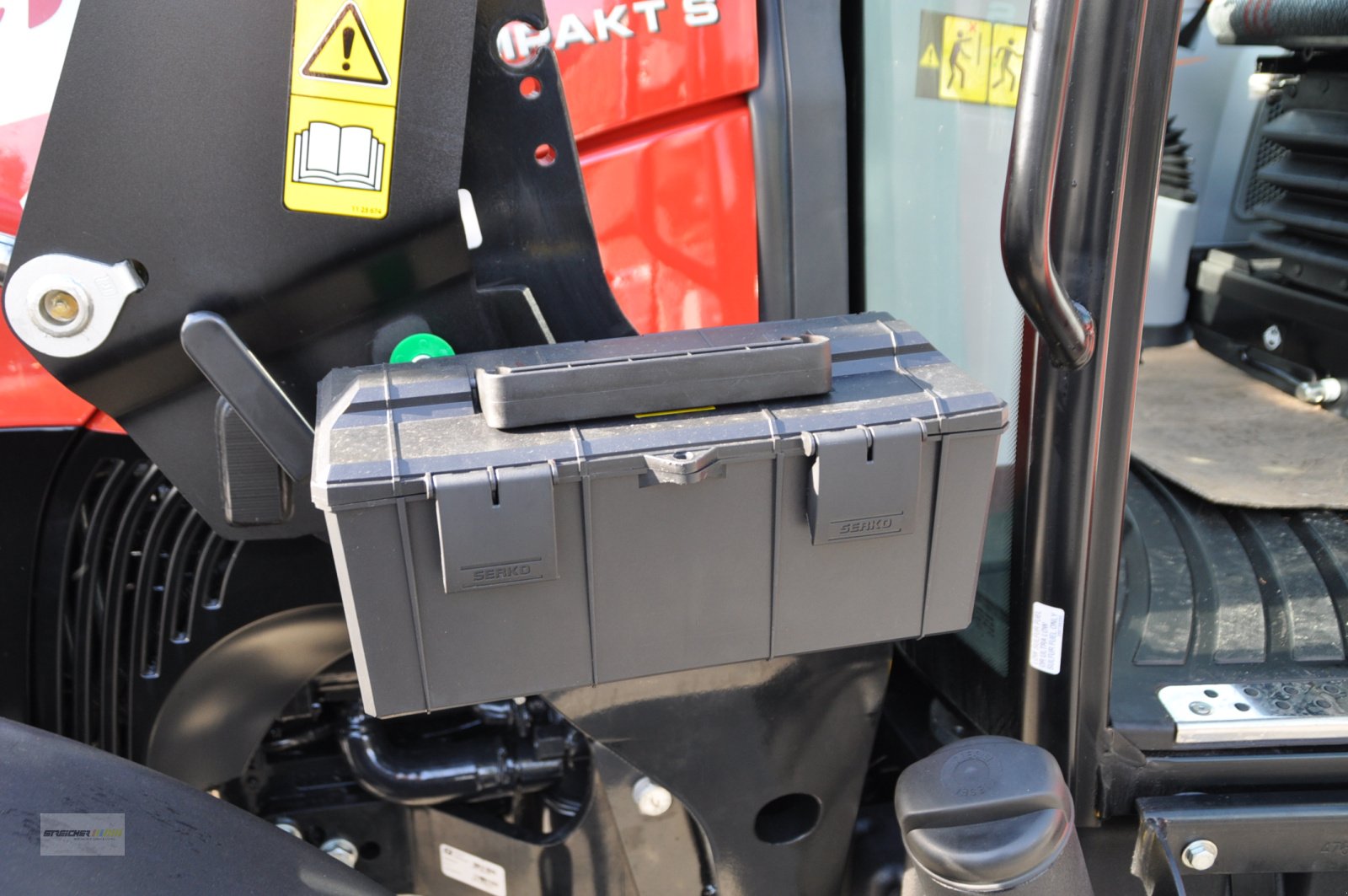 Traktor des Typs Steyr 4055 S Kompakt, Neumaschine in Lalling (Bild 15)