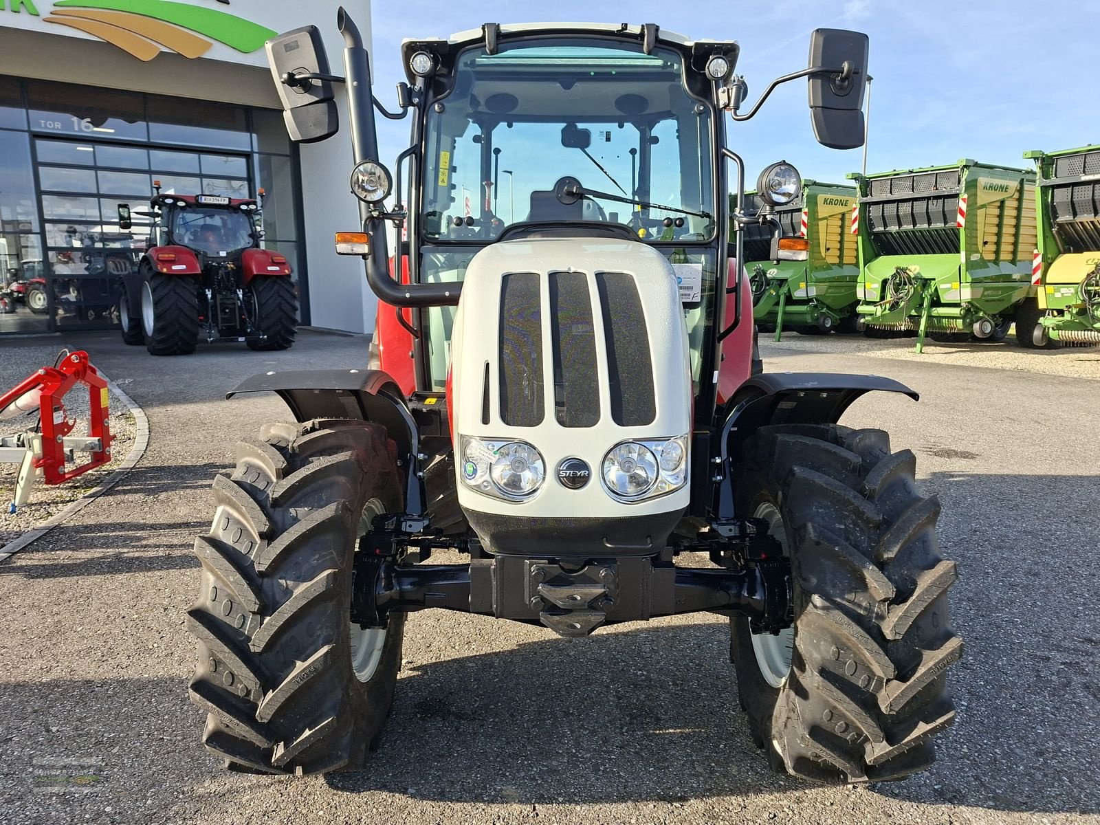 Traktor des Typs Steyr 4065 Kompakt S St.V, Neumaschine in Gampern (Bild 4)