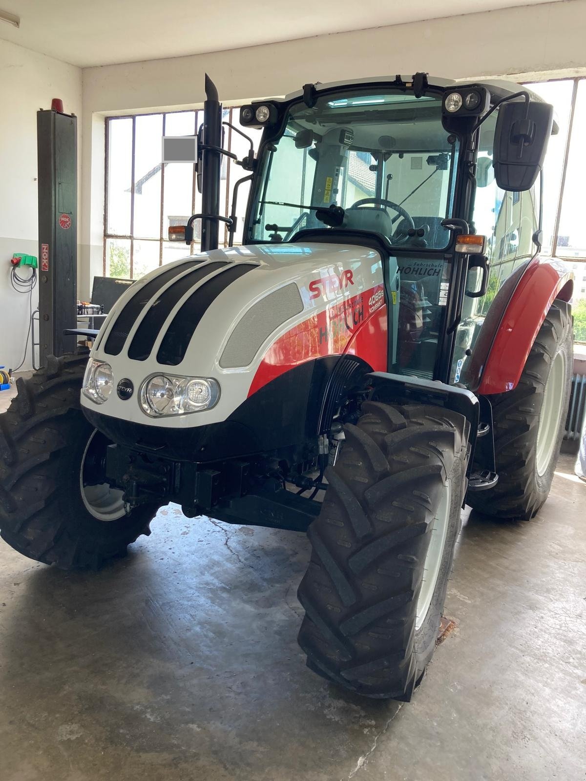 Traktor typu Steyr 4065 S Kompakt, Gebrauchtmaschine v Bodenkirchen (Obrázek 2)