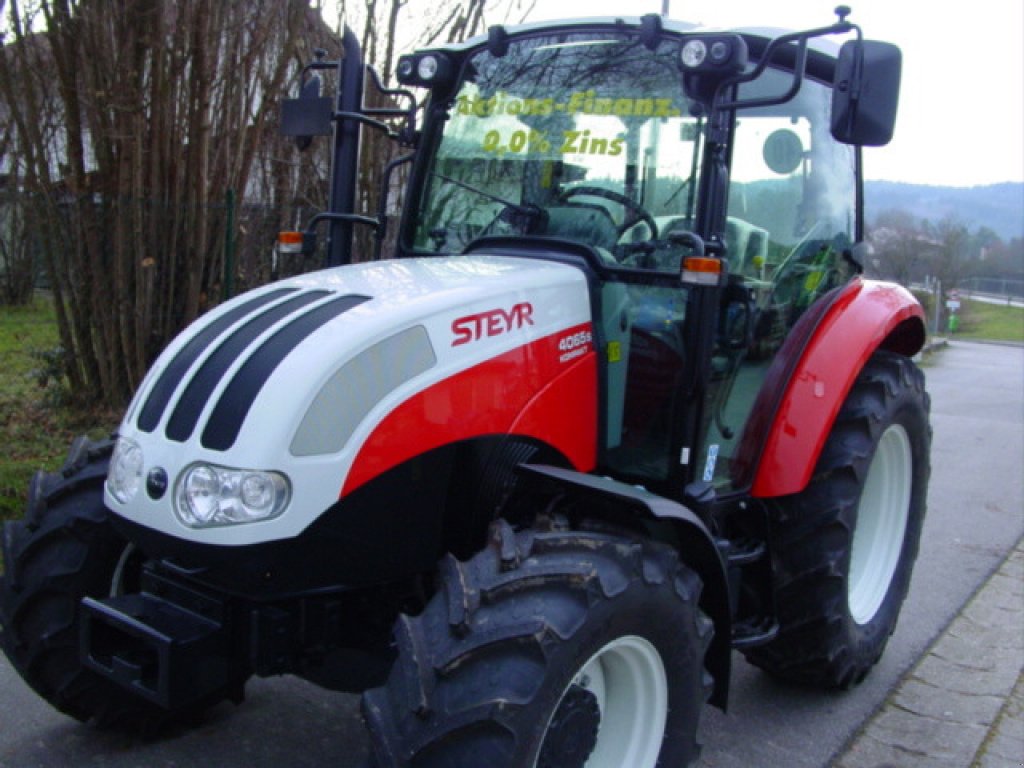 Traktor des Typs Steyr 4065 S Kompakt, Neumaschine in Viechtach (Bild 1)