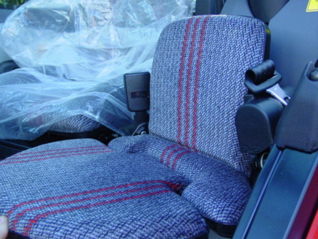 Traktor des Typs Steyr 4065 S Kompakt, Neumaschine in Viechtach (Bild 8)