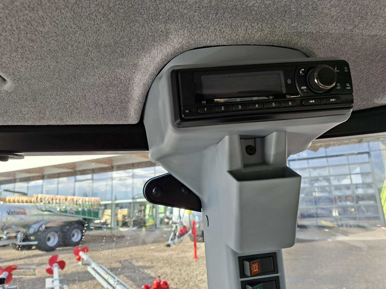 Traktor van het type Steyr 4075 Kompakt S St.V, Neumaschine in Gampern (Foto 17)