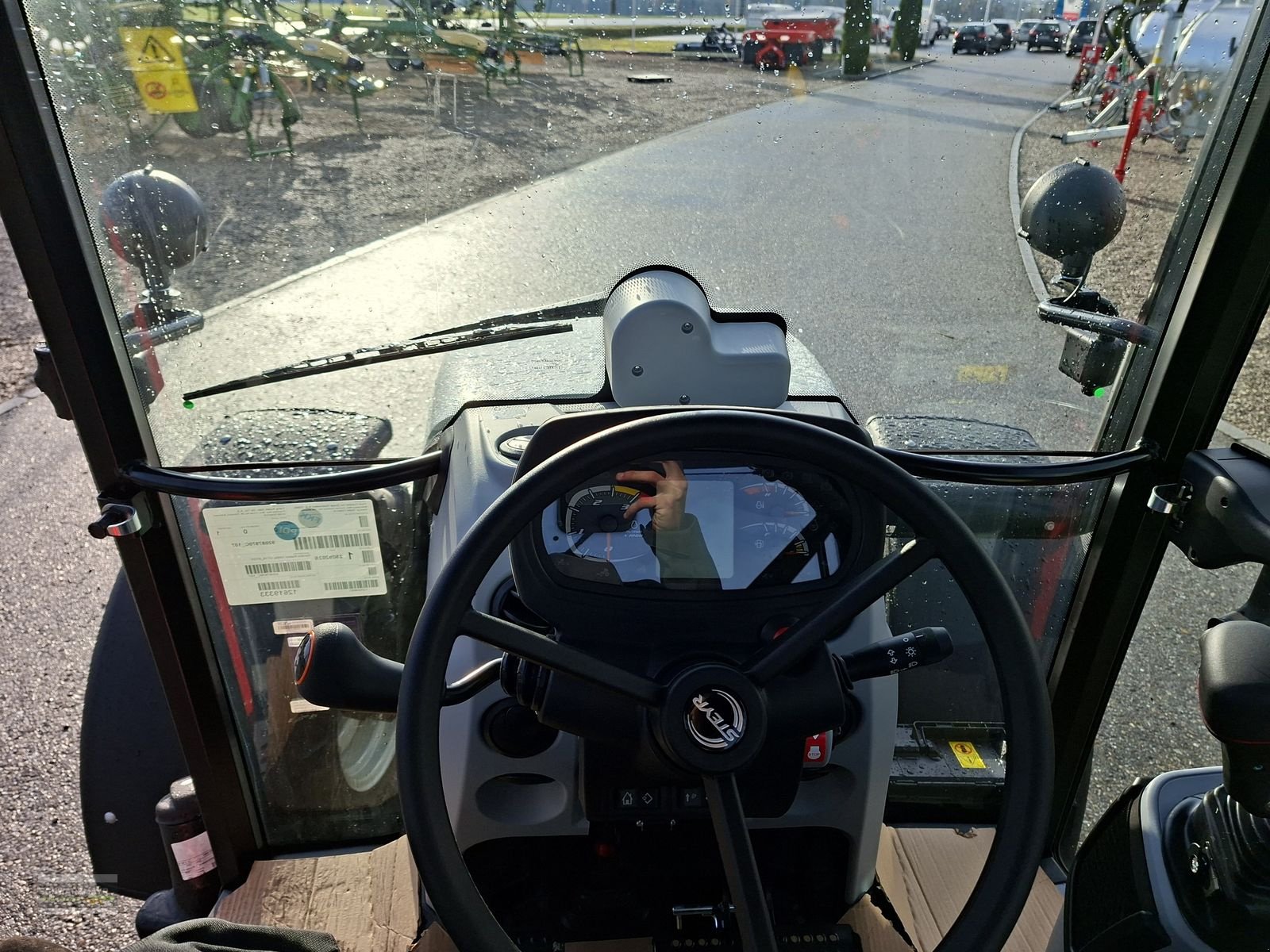 Traktor van het type Steyr 4075 Kompakt S St.V, Neumaschine in Gampern (Foto 19)