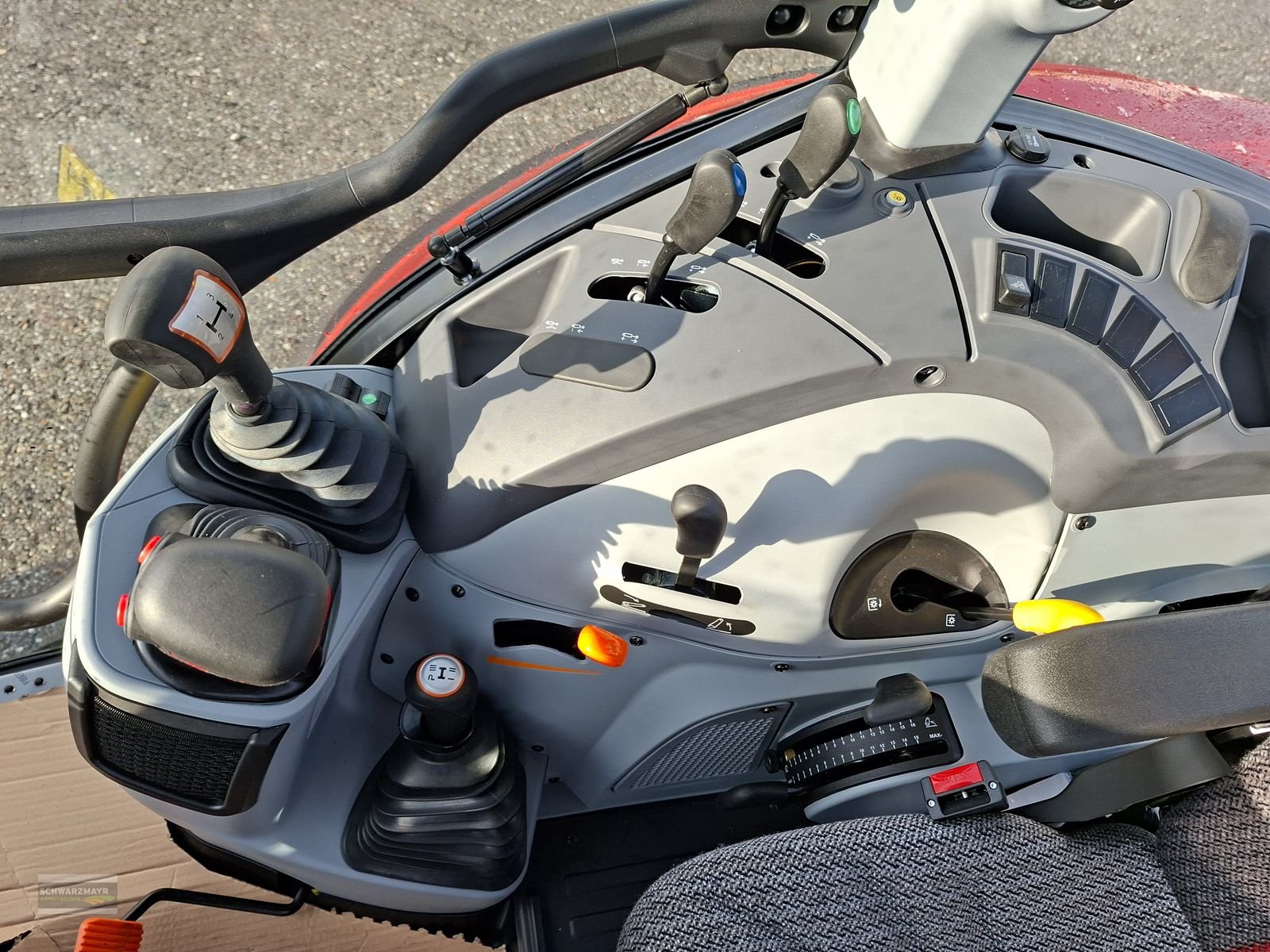 Traktor van het type Steyr 4075 Kompakt S St.V, Neumaschine in Gampern (Foto 15)