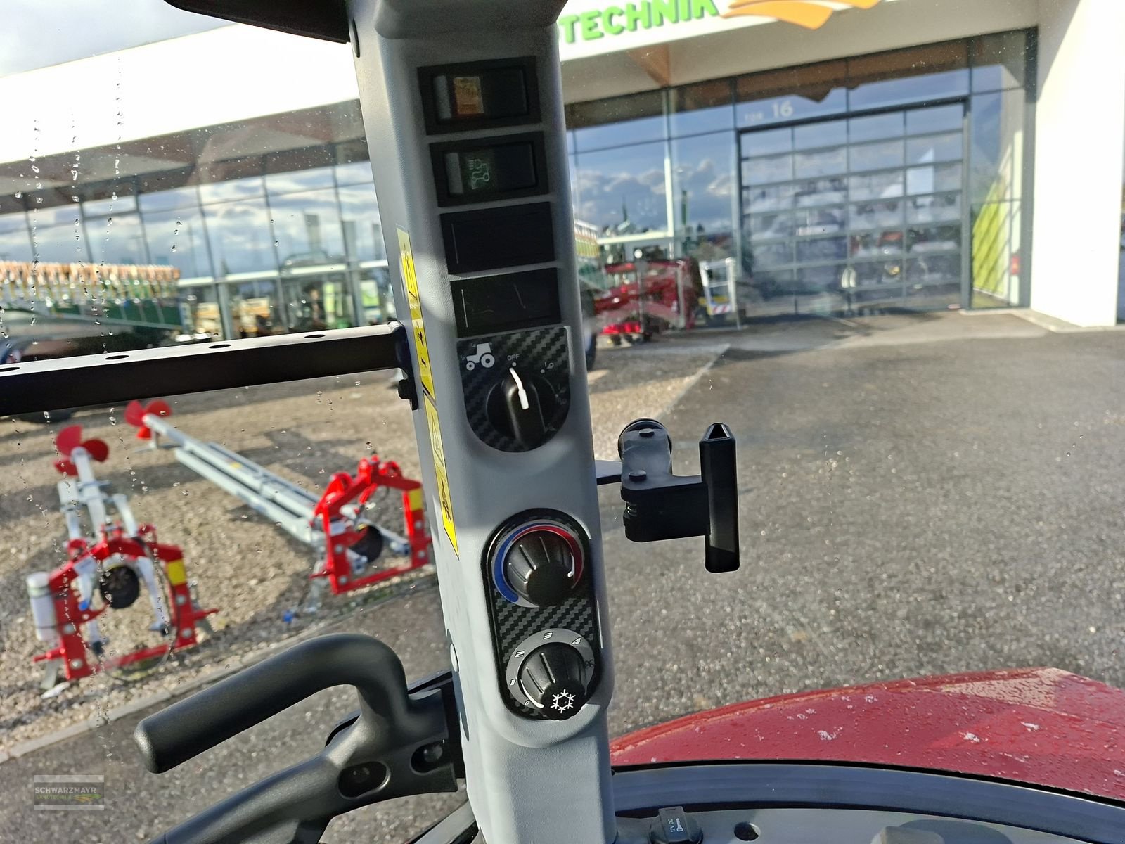 Traktor van het type Steyr 4075 Kompakt S St.V, Neumaschine in Gampern (Foto 16)