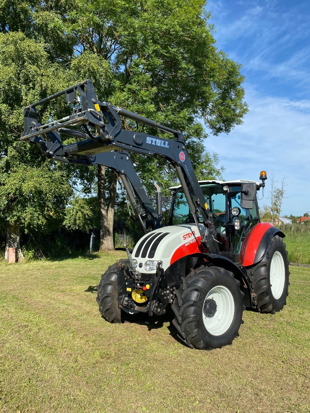 Traktor типа Steyr 4075 Kompakt, Gebrauchtmaschine в Dürrwangen (Фотография 1)