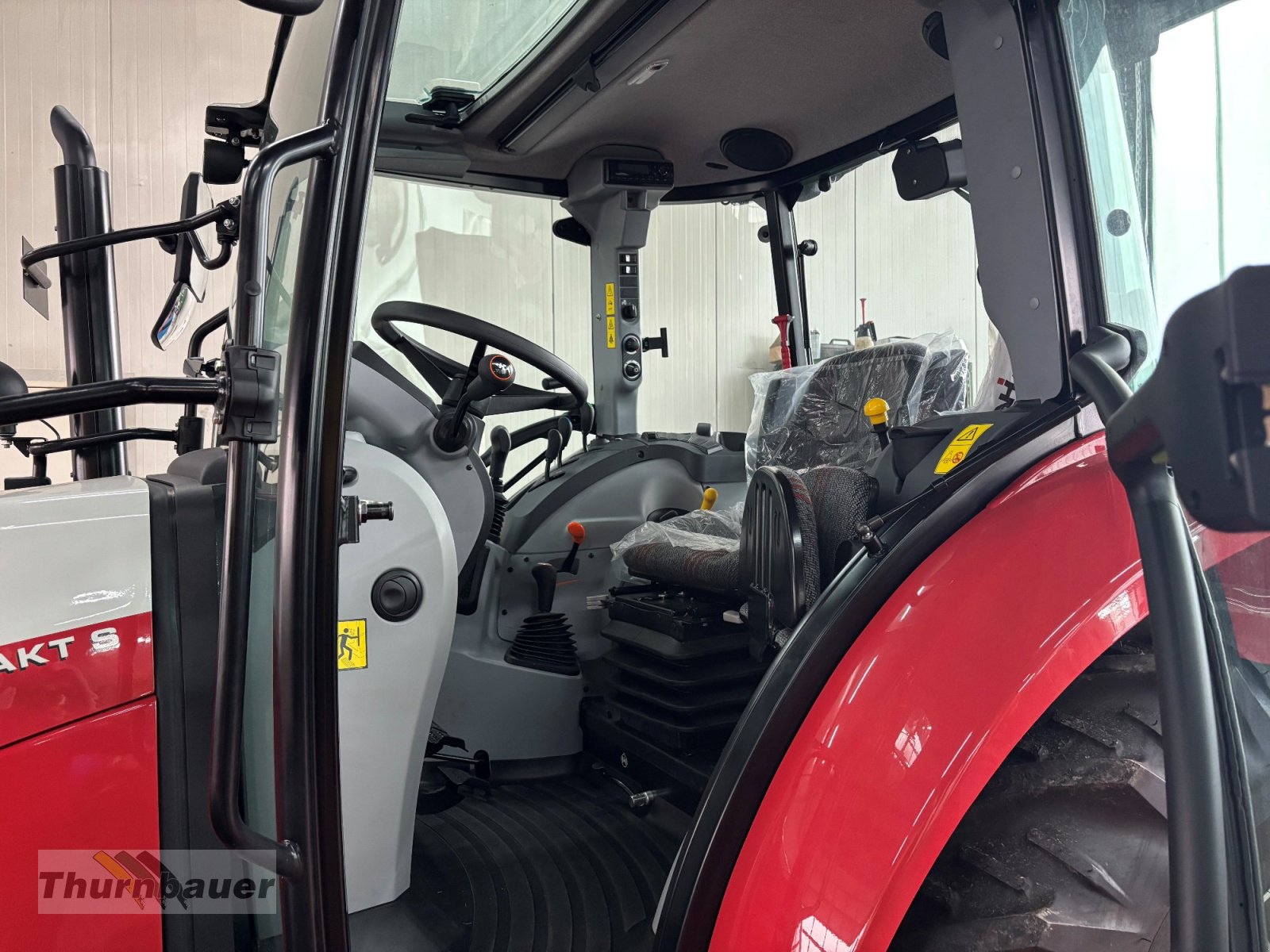 Traktor des Typs Steyr 4075 S Kompakt, Neumaschine in Cham (Bild 8)